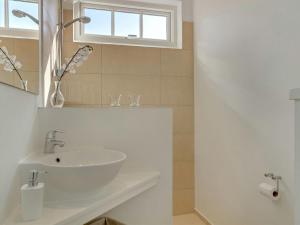 Koupelna v ubytování Holiday Home Janes - 400m from the sea by Interhome