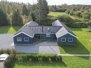 Hoone, kus puhkemaja asub