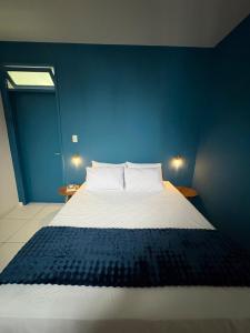 A bed or beds in a room at Apartamento no coração cultural de Florianópolis Még 20 kép