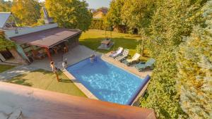 an overhead view of a swimming pool in a yard at Vila Familia in Turčianske Teplice
