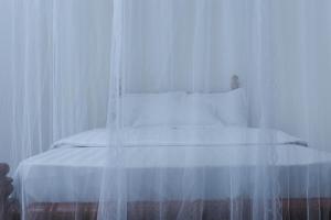 Imagen de la galería de Krisla Lake Breeze Hotel, en Nalugala