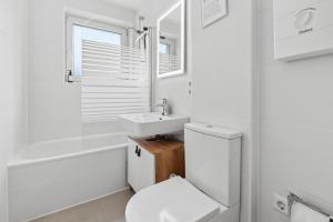 Ένα μπάνιο στο Business Apartment in Oberkochen +11 φωτογραφίες