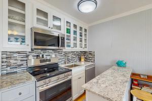 Køkken eller tekøkken på Sea Cabin 228-B + 17 billeder