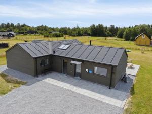 Το κτήριο όπου στεγάζεται  η παραθεριστική κατοικία