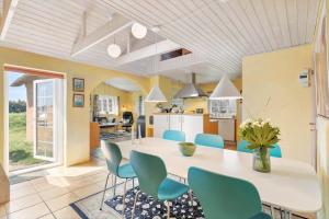 Η κουζίνα ή μικρή κουζίνα στο 10842-Ulfborg-Gaffelbjergvej-94