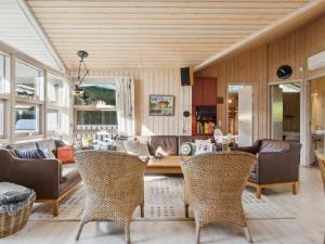 Istumisnurk majutusasutuses Holiday Home Tyyne - 250m from the sea by Interhome +26 fotot