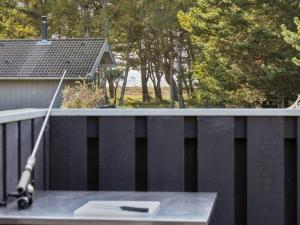 Rõdu või terrass majutusasutuses Holiday Home Tyyne - 250m from the sea by Interhome