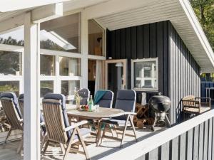 Hoone, kus puhkemaja asub