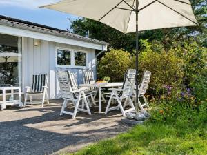 Zahrada ubytování Holiday Home Joella - 75m from the sea by Interhome