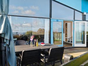 Το κτήριο όπου στεγάζεται  το διαμέρισμα +21 φωτογραφίες