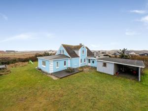 Το κτήριο όπου στεγάζεται  η παραθεριστική κατοικία