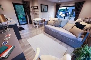 Posezení v ubytování Hideaway near Gleno Waterfall