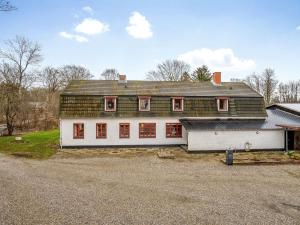 Hoone, kus puhkemaja asub