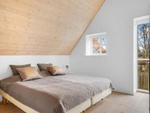 Postel nebo postele na pokoji v ubytování Holiday Home Etly - 246m from the sea by Interhome