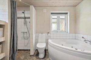 Ένα μπάνιο στο 40875-Ulfborg-Helmklit-226