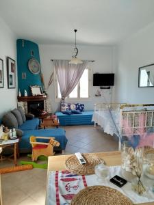 TV a/nebo společenská místnost v ubytování Captain George