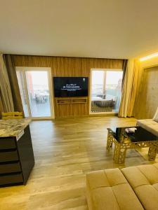 TV/trung tâm giải trí tại Marina Suite