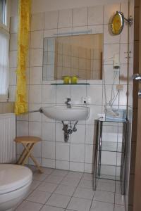 Koupelna v ubytování Landgasthof Neue Schänke + 17 fotografií