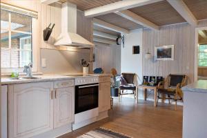 Køkken eller tekøkken på 10086-Ulfborg-Vester-Mosevej-47 + 19 billeder