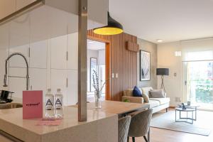 Køkken eller tekøkken på Upscale 2BR with Balcony in Barranco