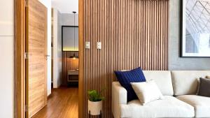 Et opholdsområde på Upscale 2BR with Balcony in Barranco