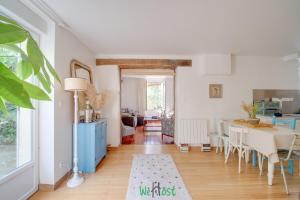 Η κουζίνα ή μικρή κουζίνα στο Orves - Seine-Saint-Denis - CI - Elegance and comfort with garden for 2 people