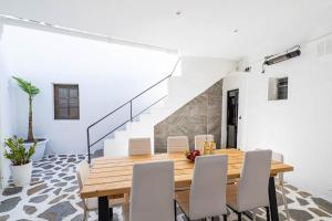 Χώρος καθιστικού στο CASA DE BOMBEROS - Chio - 5 rooms, 2 kitchen, 2 terraces, film projector, fibre net