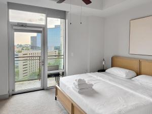 Postel nebo postele na pokoji v ubytování The Stay 1 - Tysons Corner + 130 fotografií