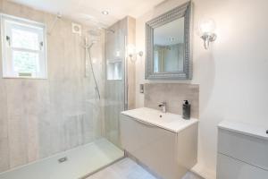 Ένα μπάνιο στο The River House +32 φωτογραφίες
