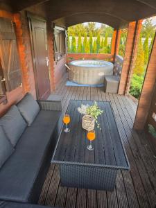 Ποτά στο Domek całoroczny MAGJAN z sauną i jacuzzi na wyłączność