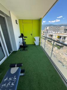 Μπαλκόνι ή βεράντα στο Appartement près Geneve +30 φωτογραφίες