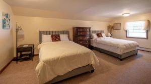 ニューヘイブンにあるNew Haven Comfort, 5BR, Fireplace, Yardのギャラリーの写真