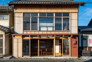 Budova, kde se prázdninový dům nachází