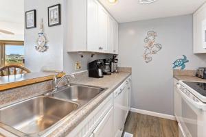 Η κουζίνα ή μικρή κουζίνα στο GS103 - Gulf Stream 103 +37 φωτογραφίες