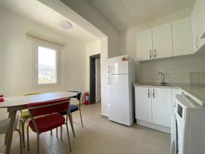 Η κουζίνα ή μικρή κουζίνα στο Stylish Peaceful Gem in Bodrum Center