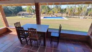 Bazén v ubytování Casa 2 Silvia Beatriz nebo v jeho okolí