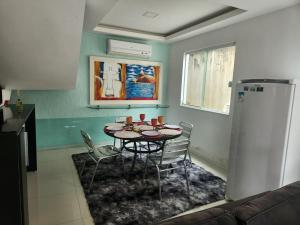 Dapur atau dapur kecil di Linda casa, espaçosa, confortável e tranquila