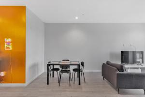 Imagen de la galería de Ladera Hideaway - 3 Bedroom Condo With Arcade Games!!!, en Los Ángeles