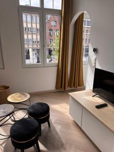 Μια τηλεόραση ή/και κέντρο ψυχαγωγίας στο Studio Miravelle