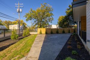 Κήπος έξω από το Byrd Apt - 209 - Tourist Homes of Richmond