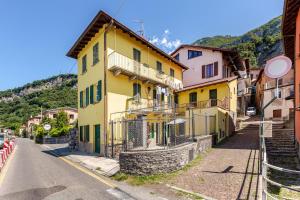 En generel udsigt til bjerge eller udsigt til bjerge taget fra feriehuset