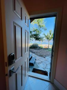 Fotografie z fotogalerie ubytování Sunset Lakeview house v destinaci Kelowna