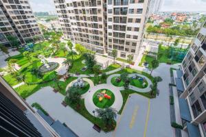 an aerial view of a park in a city at Moon Homestay 0308 in Gia Lâm Pho