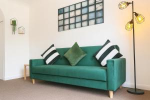 Χώρος καθιστικού στο Blakelands 2bed house +9 φωτογραφίες