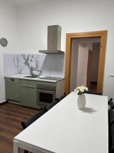 Dapur atau dapur kecil di Apartment +9 gambar