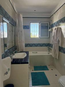 Bilik mandi di Villa in Hammamet garden pool and beach