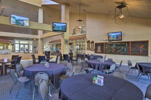 Εστιατόριο ή άλλο μέρος για φαγητό στο Pool Access and On-Site Golf Palm Desert Retreat!