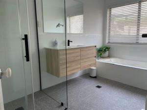 Koupelna v ubytování Barefeet + 31 fotografií