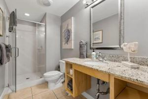 Et badeværelse på Splash Bungalow + 4 billeder