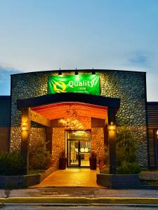 Сертификат, награда, вывеска или другой документ, выставленный в Quality Inn Fort Frances